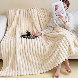 Boikey Cuddly Blanket, Fluffy Blanket, Flannel Throw Blanket for Couch, Super Soft Warm Bed Throw Blanket, Cosy Blankets for Women, Versatile Blanket for Bed, Sofa (Wool White, 180 x 200 cm)