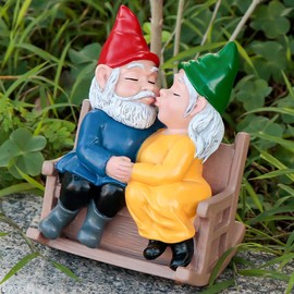 Chambtalie Kiss Garden Gnome Statue Couple in Love Collectible Figurine Mr and Mrs Gnome Statue Forever Love Old Couple Figurine Romantic Gnome Statue Indoor Outdoor Garden Yard Home Décor