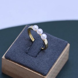 JDE Women's 3 Row Natural Freshwater Pearl Ring, One Size Fits Most, Adjustable, Pearl Ring, 925 Silver, Hypoallergenic for Women, Birthday Gift, Metal, Pearl