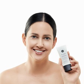 Jerome Alexander My Color 3PC Self Adjusting Full Coverage Foundation Makeup with Kabuki Brush and AirFinish Setting Spray (Light)