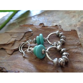 ♥ SPACER IM RING & HOWLITE STEINE ♥ einmalige Ohrringe mit Stein in türkis, selbstgefertigte kleine Haken