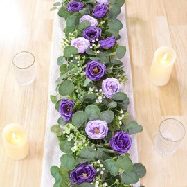 TOCHGREEN Paquete de 2 guirnaldas artificiales de flores de eucalipto de 4 m con rosas moradas, guirnalda de flores de rosas falsas con follaje verde y enredaderas florales para decoración de boda