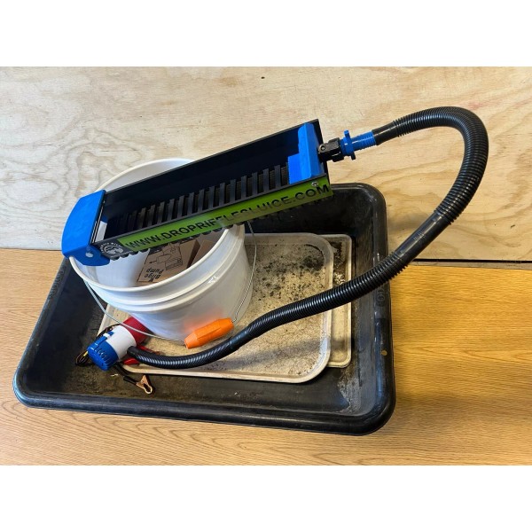 The Bucket sluice (Black)