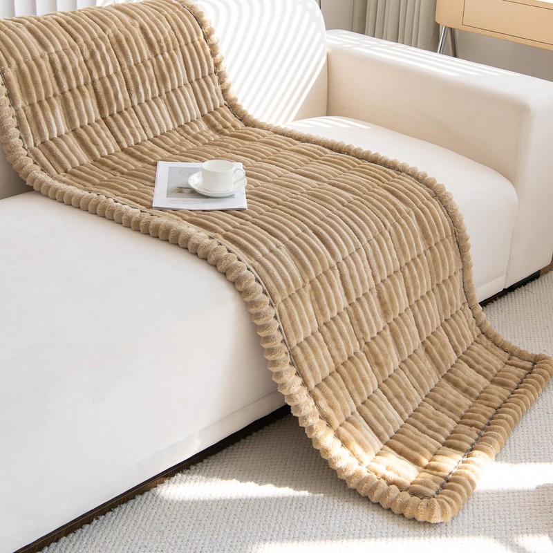 Gumfolk Non Slip Fuzzy Pet Couch Covers for Sofa, Washable