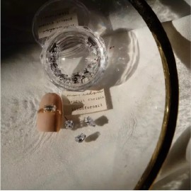 Mariceller 네일 큐빅 파츠(20P) 고급스톤네일재료 네일팁 마리셀러 [네일 큐빅 파츠 실버] Nail Cubic Parts (20P) Premium Stone Nail Material Nail Tips Mariceller [Nail Cubic Parts Silver]