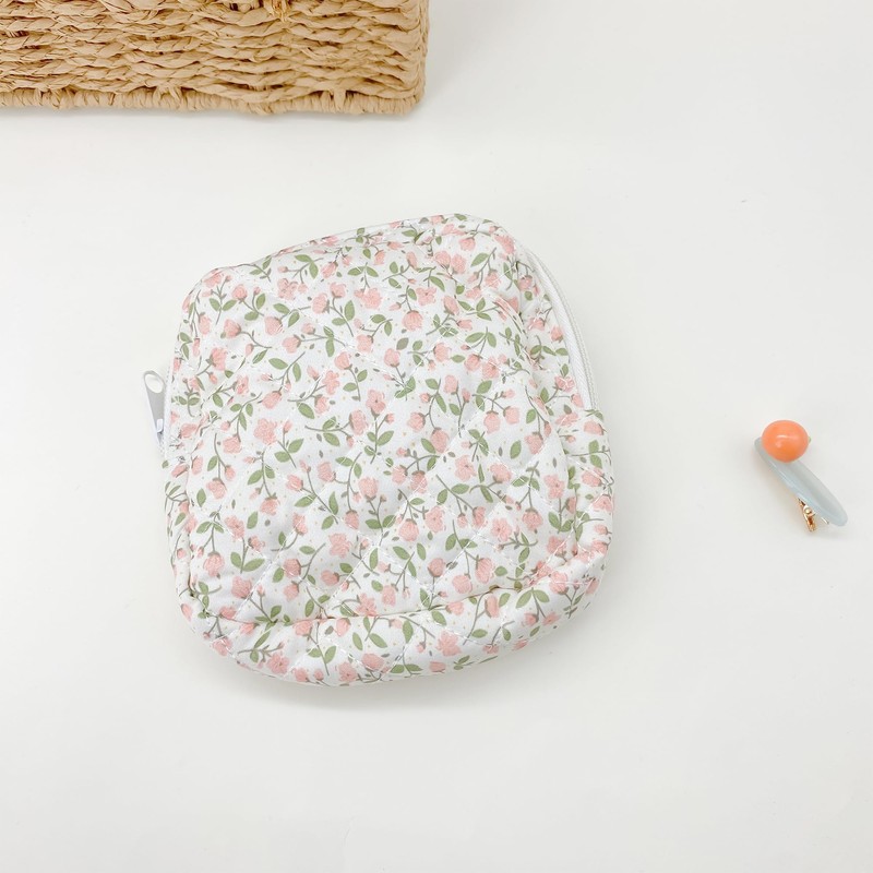 Lyssiatina Floral Mini Quilted Floral Makeup Bag for Purse，Small Quilted