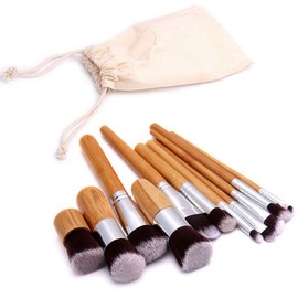 Linen Pouch + 11-Piece Wood Makeup Brush Set 11-Piece Brush Set 2ea