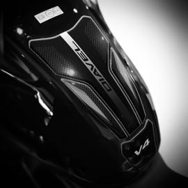 3D RESIN TANK PROTECTOR COMPATIBLE WITH DUCATI DIAVEL V4 2023 On GP-2060 (Thrilling Black)
