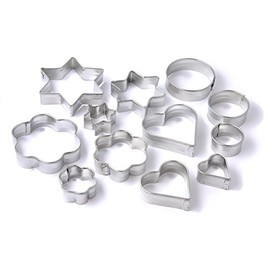 Zenker 12er Ausstecher-Set, Ausstechformen für Plätzchen, Kekse und Fondant, unterschiedliche Größen und vielfältige Motive, Menge: 1 x 12er Set