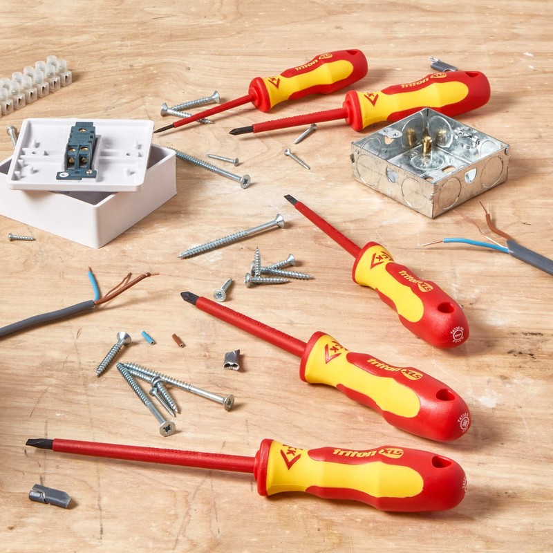 C.K T4729 Triton XLS 1000V Screwdriver Set SL/PZ (5 Pieces)