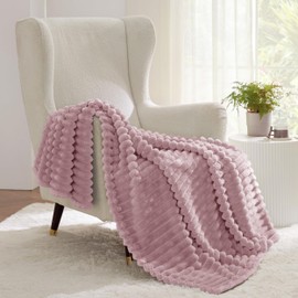 Bedsure Fluffy Fleece Throw Blanket for Sofa - Soft Cosy Warm Blankets for Bed, Soft Cute Single Throw Gifts for Women and Girls, Pink, 130x170 cm