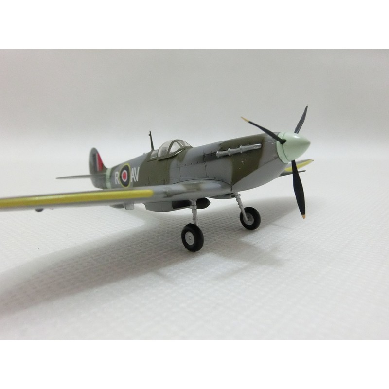 EASY MODEL 1/72 スーパーマリン スピットファイア Mk.Vb 標準翼型 1942 第121イーグル飛行中隊 プラスチック製