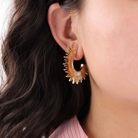 Yheakne Punk Sunburst Hoop Earrings Gold Spike Sunlight Earrings Sunburst C Shape Earring Sunshine Hoop Stud Sun Spike Earring Jewelry for Women (Gold)