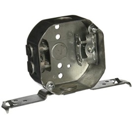 RACO INCORPORATED 4 in. Octagon Box, Drawn, 1-1/2 in. Deep, Two 1/2 in. KO's & AC/MC/Flex Clamps,