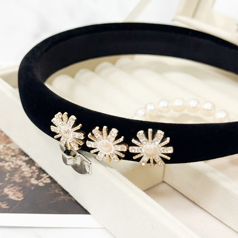 Burnaby cubic flower point velvet hair band / 버나비 큐빅