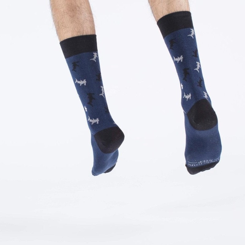 Conscious Step Socks That Protect Sharks, Medium