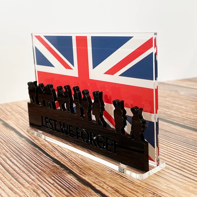 Lest we Forget Soldier UK Flag Remembrance Sunday, Armistice Day,