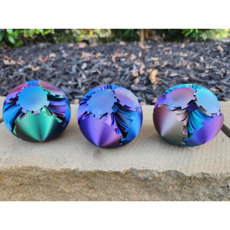 Gear Ball Twist - 3D Printed Mechanical Figurine:_Dark Chroma