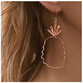 Allereyae Vintage Pineapple Dangle Earrings Gold Hollow Pineapple Earrings Large Metal Drop Dangle Earring Gold Hook Earrings Tropical Fruit Earrings Jewelry for Women and Girls