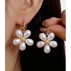 Pearl flower earring for womens pearl and gold flower mini flower earrings for adults womens Pearl Stud Earrings for Women