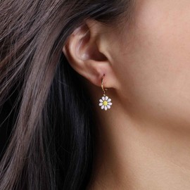 Boho Hoop Earrings with Daisy Charm Golden Enamel Daisy Huggie Hoop Earrings Cute Daisy Hoop Earrings Small Flowers Hoop Earrings Dangling Sunflowers Hoop Earrings Jewellery for Women and Girls, Alloy