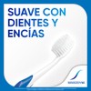 Sensodyne Cepillo de Dientes para Dientes Sensibles Cuidado Delicado, Suave,