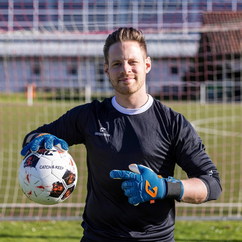 CATCH & KEEP Fly Blue Soul Men's Goalkeeper Gloves Size