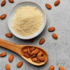 BONGIOVANNI Farine e Bontà Naturali Farina di Mandorle Degrassata Bio Senza Glutine 500 g – Gusto Leggermente Fruttato e Delicato
