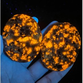2025HOT! Yooperlite Palmstone UV Reactive Fluorescent Glowing Fire Rocks Stone