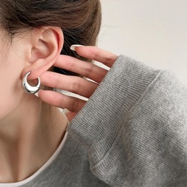 Fanquility Chunky Gold Earrings Small Sterling Silver Hypoallergenic Earrings Thick Gold Hoop Earrings Dainty Huggie Hoop Earring ewelry Gifts for Women (earring-silver1)