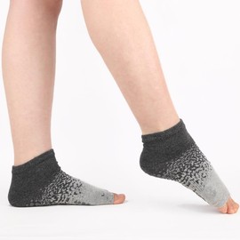aoozleny Sports Split Toe Socks, Non-slip Grip Socks Open Toe Breathable Cotton Socks - Cotton Socks for Yoga, Pilates, Dance (Standard, Gray)