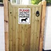 PLEASE DO NOT FEED THE HORSES METAL SIGN 200MM X
