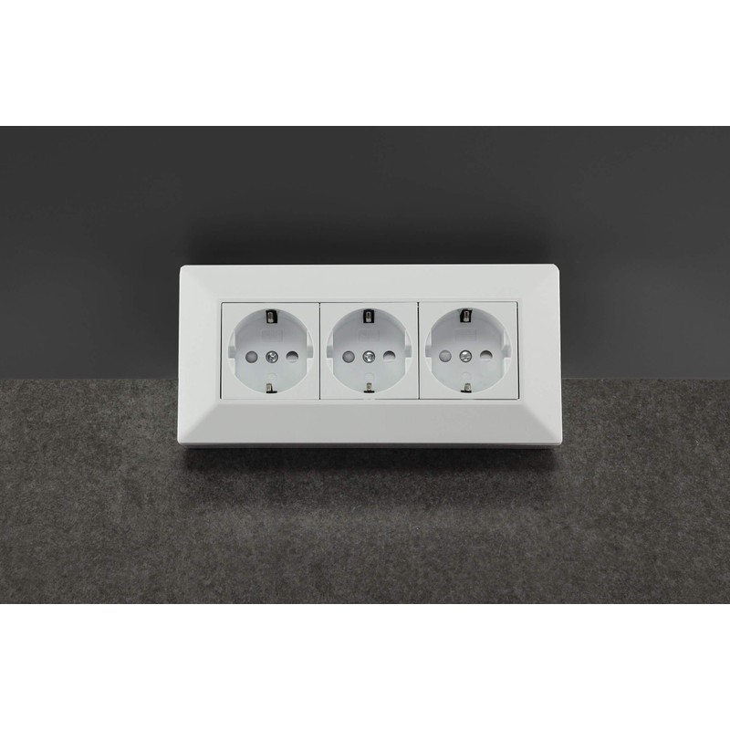 Socket block in white.