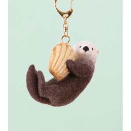 Hamanaka H441-633 Wool Felt Kit, Made of Felt Wool, Animal and Snack Mascot, Sea Otter and Madeleine