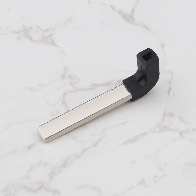 OTOTEC Uncut Remote Key Blank Blade HU162T Compatible with Passat