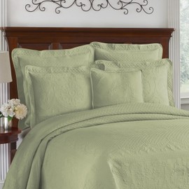 Historic Charleston Collection King Charles Matelasse Coverlet, Full/Queen, Sage