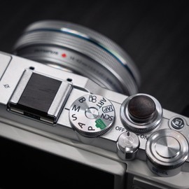 Iborrys Hot Shoe Cover + Shutter Button Sticker Set, Compatible with OM SYSTEM OM-3 OM-5 OLYMPUS Olympus PEN E-P7 Olympus Camera Premium Wood - Retro Design Artisan Handmade, with Hot Shoe Protection