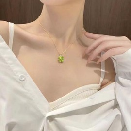 ALRNBY Gold Fidget Necklace for Women Four Leaf Clover Necklace Dainty 4 Leaf Clover Pendant Necklace Lucky Chain Necklace for Women Stainless Steel Fingertip Rotation Trendy Jewelry Gift