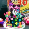 30 decoraciones retro para tartas de los años 80 y
