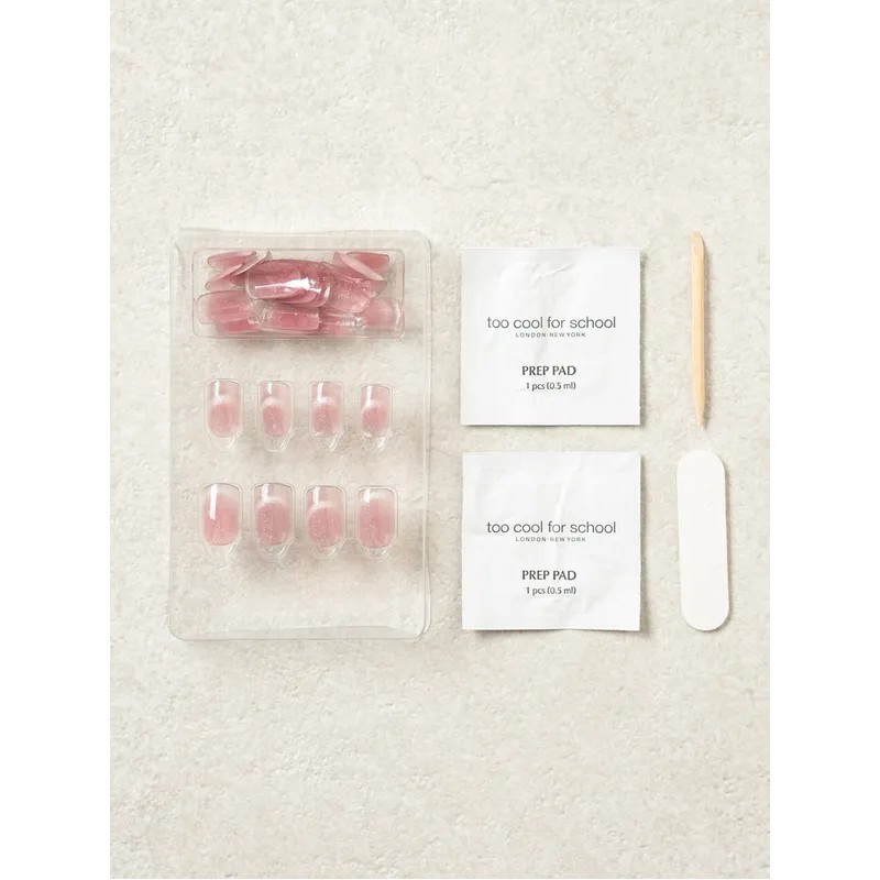 DAISO Too Cool For School Real Wear Nail Tips Round