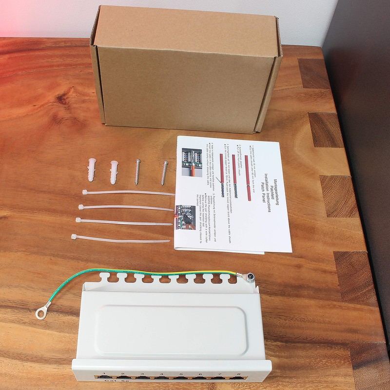1aTTack.de 367451 Patch Panel CAT5e 8 Port White Distribution Panel