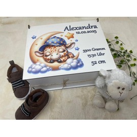 Erinnerungsbox Personalisiert mit namen Baby mit Giraffe auf Mond-Motiv, Geschenk zur Geburt und Taufe Erinnerungskiste Taufgeschenk Mädchen Junge