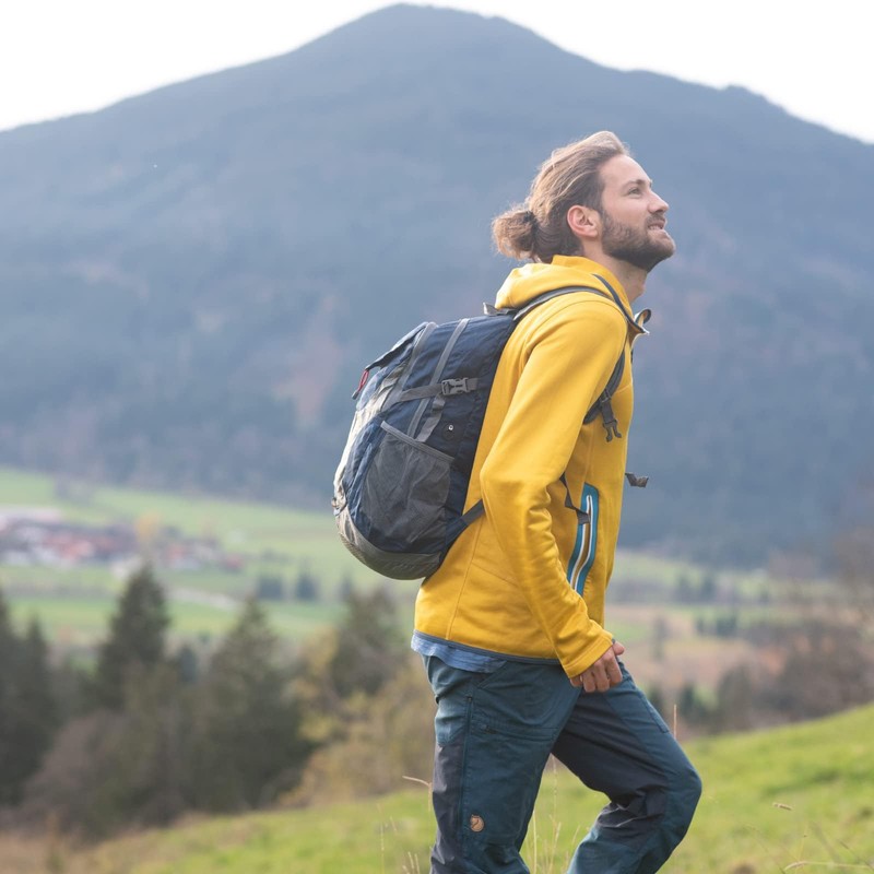 WATERFLY Foldable Backpack Hiking Backpack 30L: Lightweight Daypack with Wet