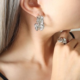 JOLCHIF Irregular Hoop Earrings for Women Geometric Hoop Earrings Titanium Steel Wrinkles Dangle Hoop Earrings Fashion Jewelry