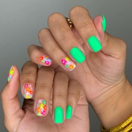 KTAABTR Flowers Press on Nails Short Square Fake Nails with Glue Glossy Acrylic Nails Multicolor Flowers Stick on Nails for Woman Girls DIY Manicure Floral Artificial Nails Decoration Supply 24Pcs