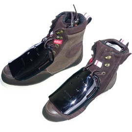 EnouTech Metatarsal Protector, Metatarsal Guard for Working Boots, Unisex Polycarbonate Shoe Cover for most Boots with Laces (1 Pair), Black