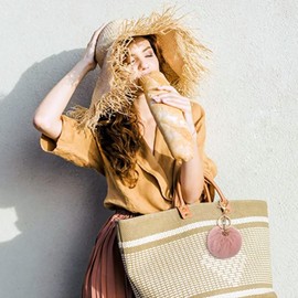 Forreen Pom Pom Keyrings, Pack of 6 Artificial Rabbit Fur Keychains, Plush, Elegant, Fluffy, Colourful Key Rings with Snowflake Pendant Charms for Girls and Women