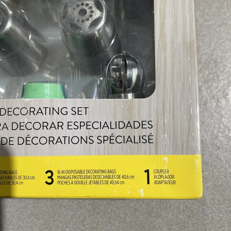 Wilton Easy Blooms Specialty Decorating Set 2104-4835 - New