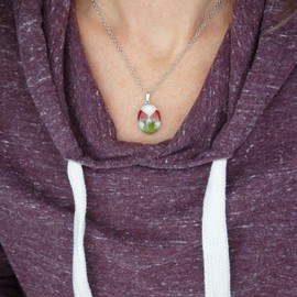 FashionJunkie4Life Two Real Mini Rose Flowers Pendant Necklace - Stainless Steel - Flowers Forever Preserved in Resin, 18" Stainless Chain