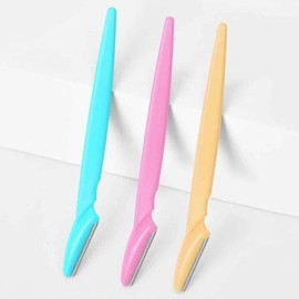 Eyebrow trimmer, beauty accessory, eyebrow razor / 아이브로우트리머 뷰티소품 눈썹 칼